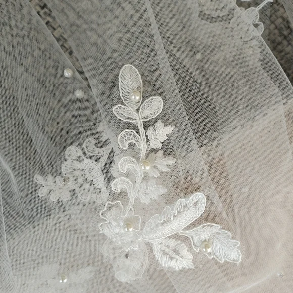 Elegant Off White Long Veil With Floral Applique And Beadwork